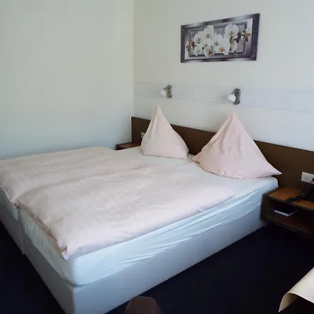 מלון Park-hotel 2*